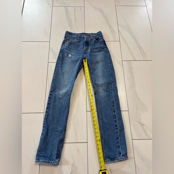 Levis 501 high waisted button fly jeans 23x29- like new! - Picture 4 of 12